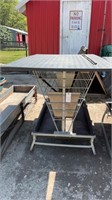Hay feeder with lid. 42" x 22" w/ tray 42 x 27