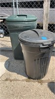2 trash cans 3 lids