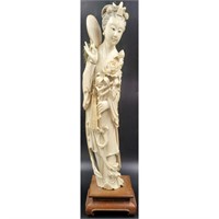 A Large 19th Century Chinese Finely Carved Statue