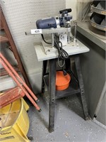 Electric saw blade sharpener
