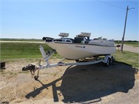 MonArk Sundeck 200 Boat w/Mariner 115HP Motor