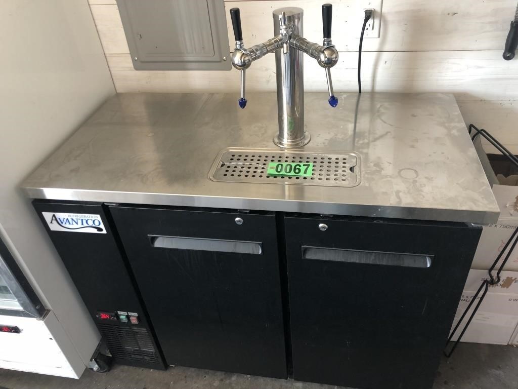 Avantco Refrigeration Double Tap Kegerator