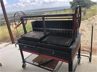 BBQ Pit Boys charcoal pit