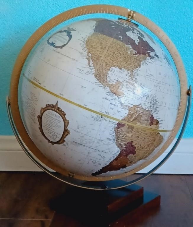 K - WORLD GLOBE 16"T (L19)