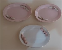 K - LOT OF 3 VINTAGE COLLECTIBLE PLATES (G3)