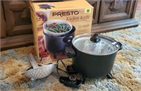 Presto kitchen kettle, multi cooker, steamer,
