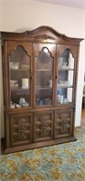China hutch, no contents included
