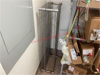WIRE SHELF PIECES / DUNNAGE RACK