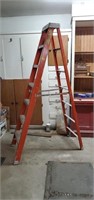 7' fiberglass step ladder