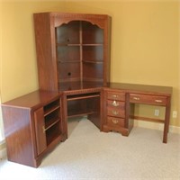Broyhill 3-section desk, see details below: