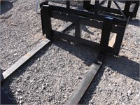 New skid steer pallet forks