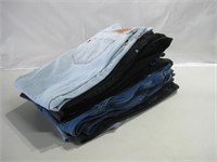 Ten Pair Men's Jeans Levi's, Carhartt, Wrangler