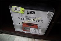 Royal classic manual type writer