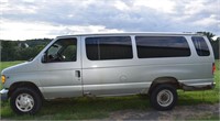 2000 Ford E350XLT extended passenger van, 5.4L