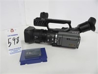 Sony DSR-PD170 3CCD MiniDV DVCAM 12x Camcorder w/D
