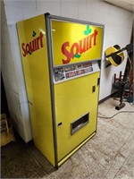 NICE working 1970s Vendo SQUIRT can pop machine