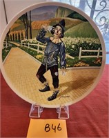 L - WIZARD OF OZ SCARECROW PLATE (B46)