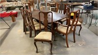Dining Table w/2 Leafs and 8 Chairs