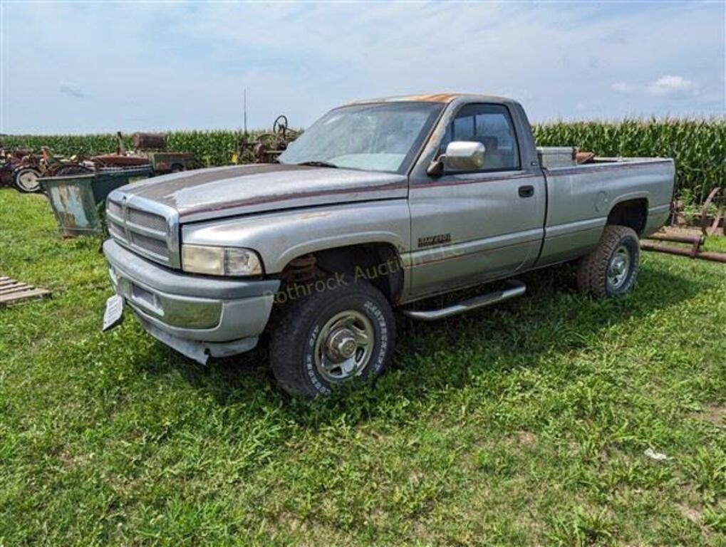 1995 Dodge Ram 2500 Truck - 8' Bed, 4WD