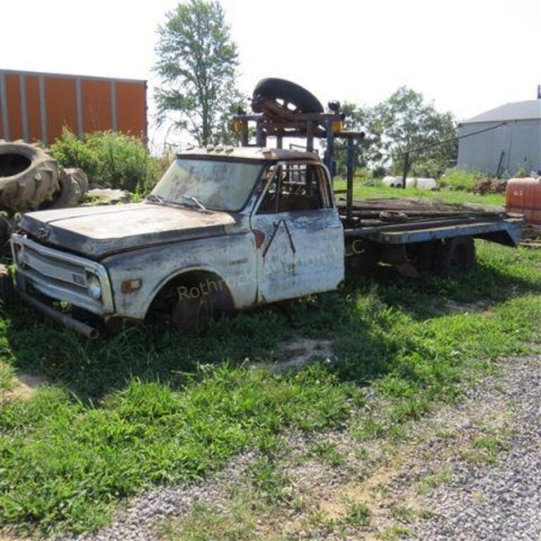 Chevroley C-30 Truck with Winch Bed - Scrap