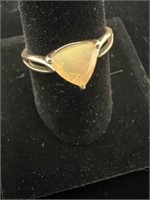 10KT Gold and Opal Ring