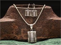 Navajo Signed Barrel Necklace & Earrings - 23.5g