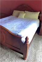 KING SIZE BED W/BEDDING INCLUDED IN PIC