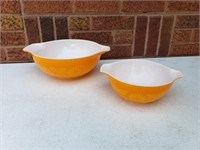 (2) Daisy Pyrex Bowls