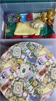 CHRISTMAS CRAFT ITEMS AND MATERIAL, HAT BOXES