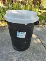 Holiday housewares 34 gallon plastic trash can