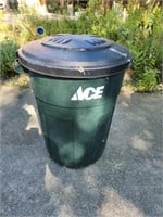 ACE Rubbermaid 32 gallon plastic trash can and lid