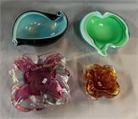 (4) Art glass bowls, Bols en verre artistique