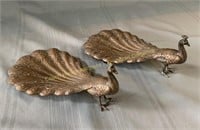 (2) Decorative metal peacocks, Paons décoratifs