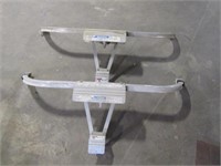 2 werner aluminum ladder stabilizers
