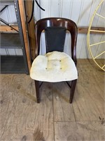 ANTIQUE LEATHER BACH CHAIR