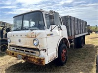 1968 Ford C600 Cabover Truck w/box