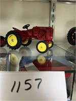 MASSEY HARRIS TOY TRACTOR 1/16 SCALE