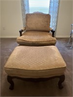 Bassett  Lounge Chair w/ Ottoman