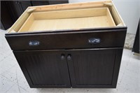 Base Cabinet w/ 1 Drawer & 2 Doors