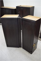 2 Upper Cabinets w/ 1 Door