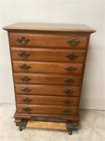 5 Drawer Young Hinkle Maple Chest 32X18X44