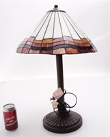 Lampe avec abat-jour en vitrail style Tiffany