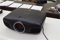 Epson LCD Projector (powers on)