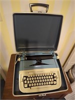 Royal Aristocrat typewriter in case