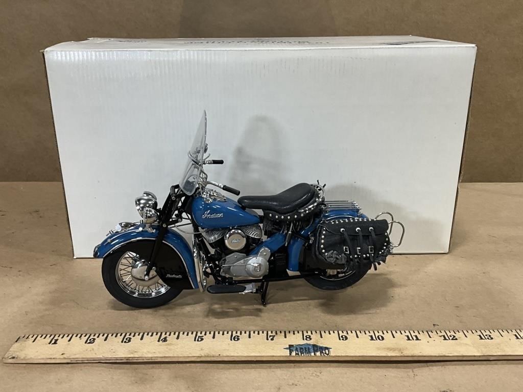 1/10 Danbury Mint 1948 Indian Chief Motorcycle