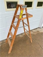 5ft wooden step ladder
