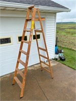 8 ft wooden step ladder
