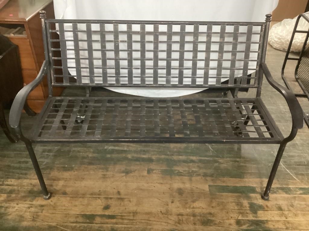 METAL OUTDOOR BENCH