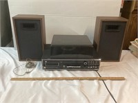 APF  AM/ FM 8- TRACK / TURNTABLE RECEIVER