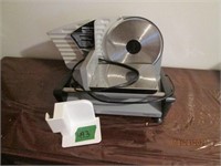 Meat slicer